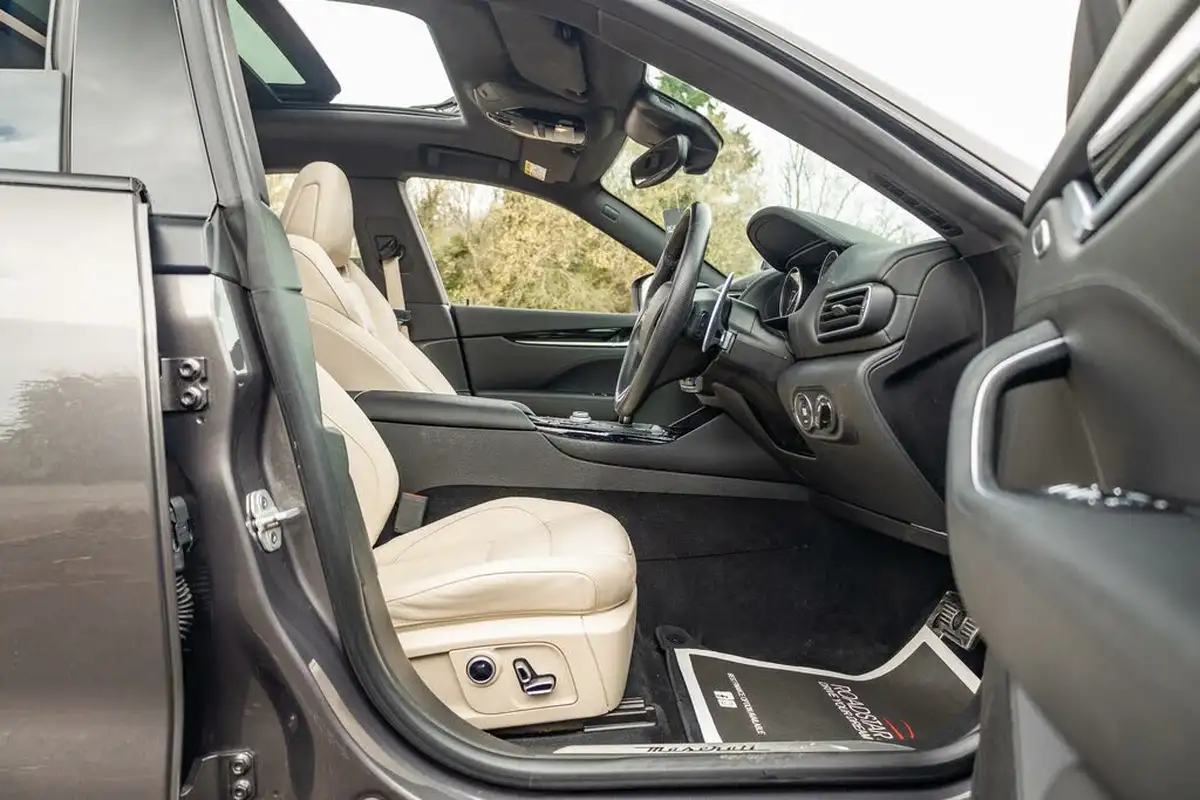 2021-maserati-levante-30-gransport-big-5