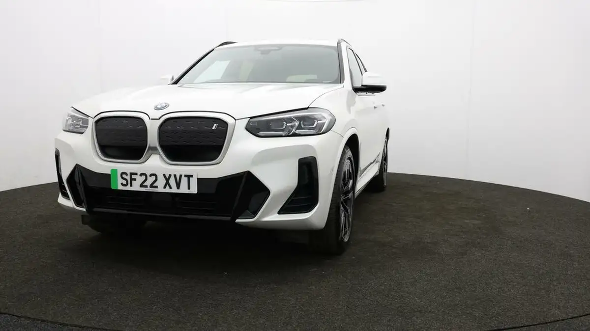 2022-bmw-ix3-e-m-sport-big-49
