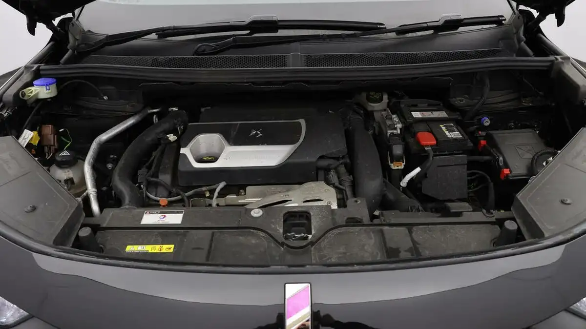 2020-ds-ds-7-crossback-16-puretech-performance-line-180ps-big-18