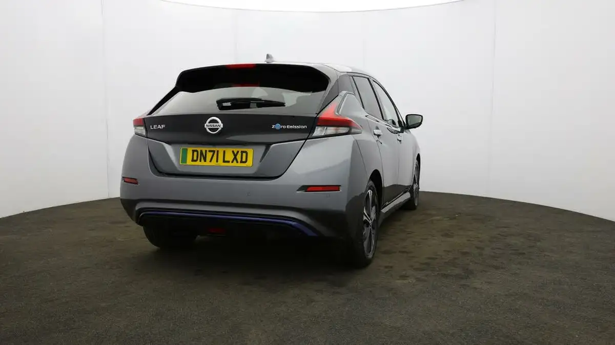 2021-nissan-leaf-e-tekna-big-53