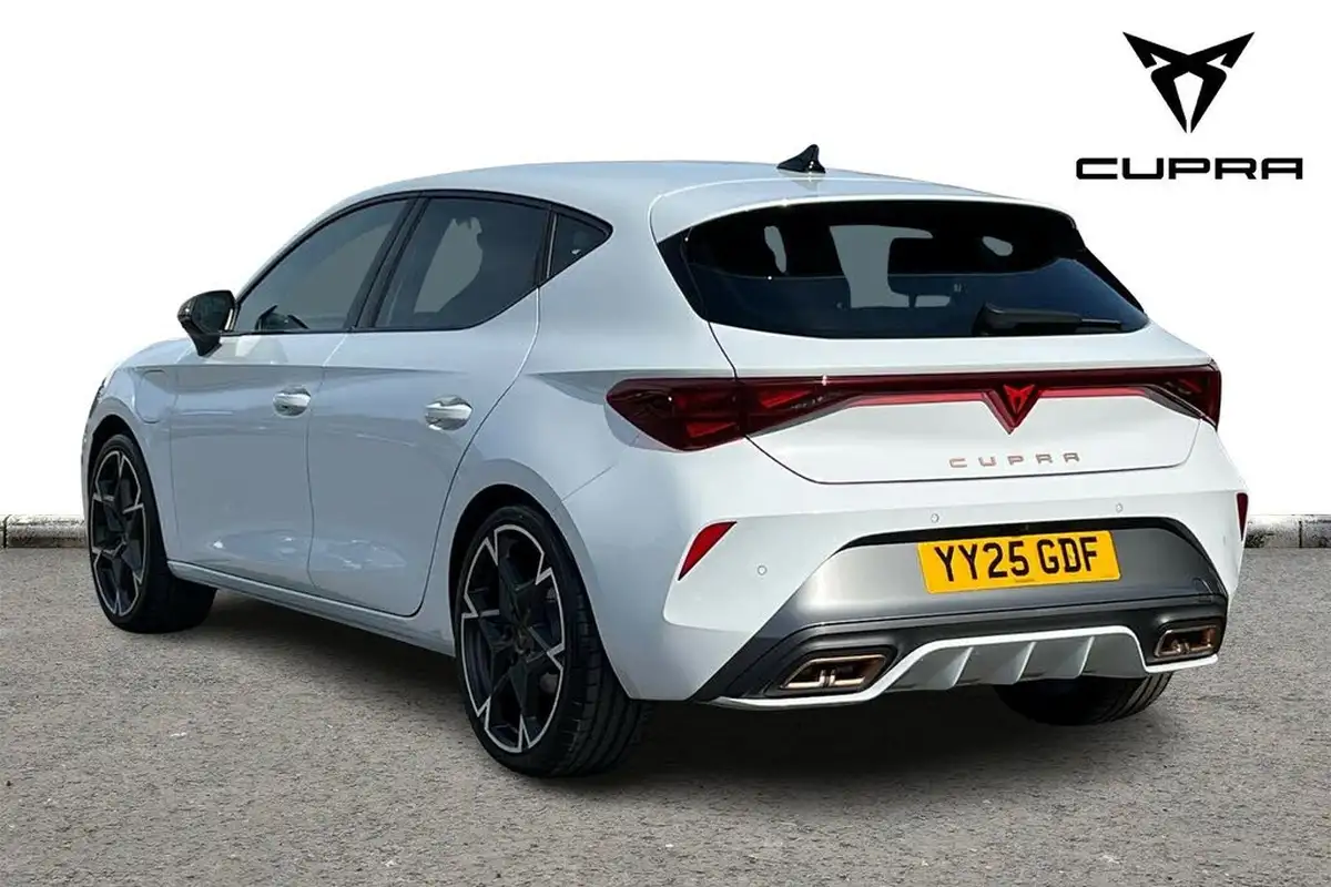2025-cupra-leon-nf-15-e-hybrid-v2-hatchback-big-2