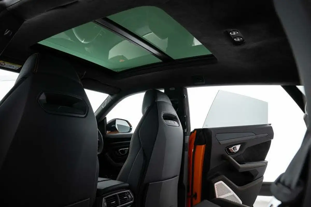 2024-lamborghini-urus-40-no-trim-big-17