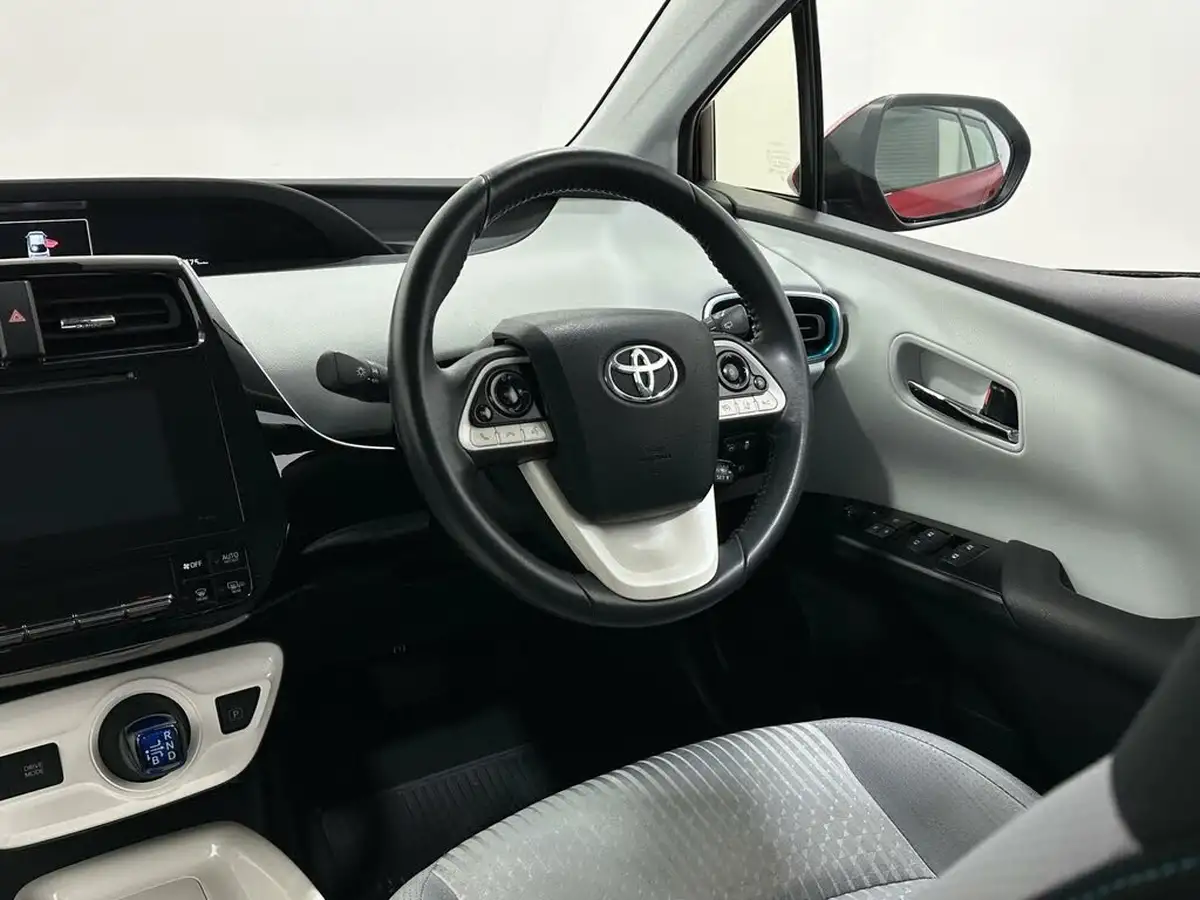 2018-toyota-prius-18-vvt-i-business-edition-plus-ss-big-9
