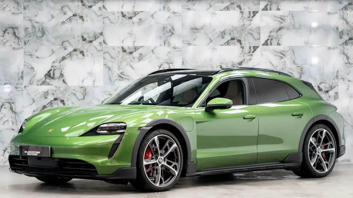 2021-porsche-taycan-e-4s-cross-turismo-awd-big-2