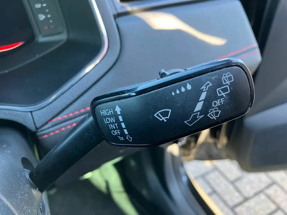 2019-seat-arona-10-tsi-fr-sport-ss-big-28