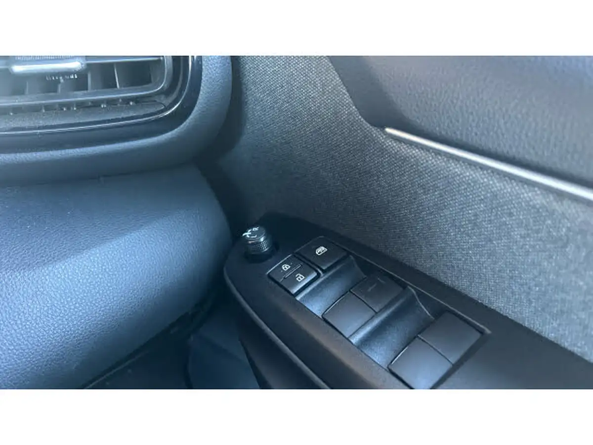 2022-toyota-yaris-15-vvt-i-dynamic-big-33
