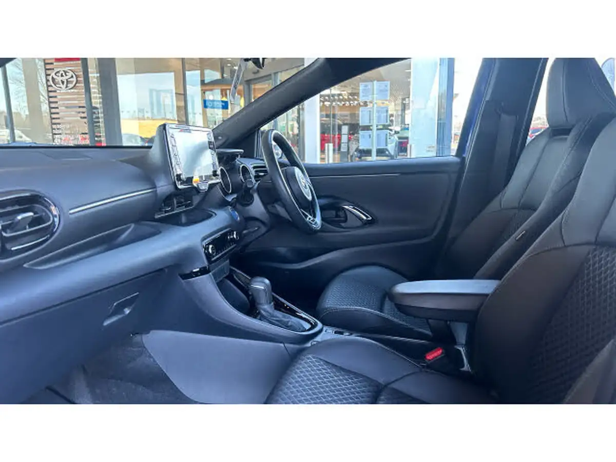 2022-toyota-yaris-15-vvt-i-dynamic-big-9