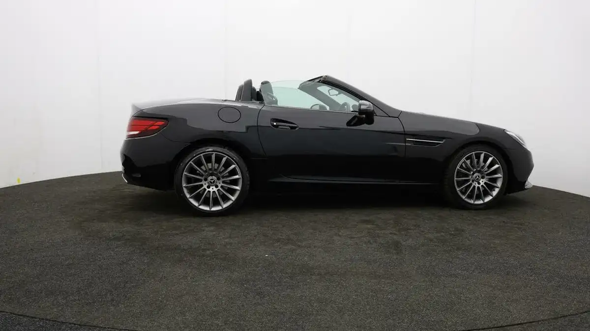 2017-mercedes-benz-slc-16-slc180-amg-line-9g-tronic-big-31