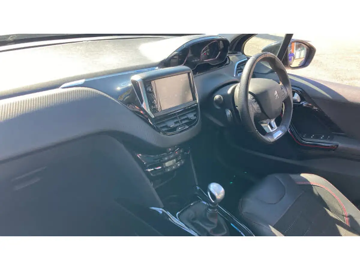 2018-peugeot-2008-suv-12-puretech-gt-line-130bhp-big-8