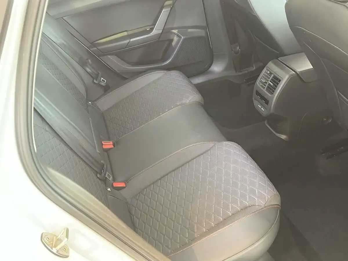 2021-seat-leon-14-e-hybrid-fr-hatchback-big-14