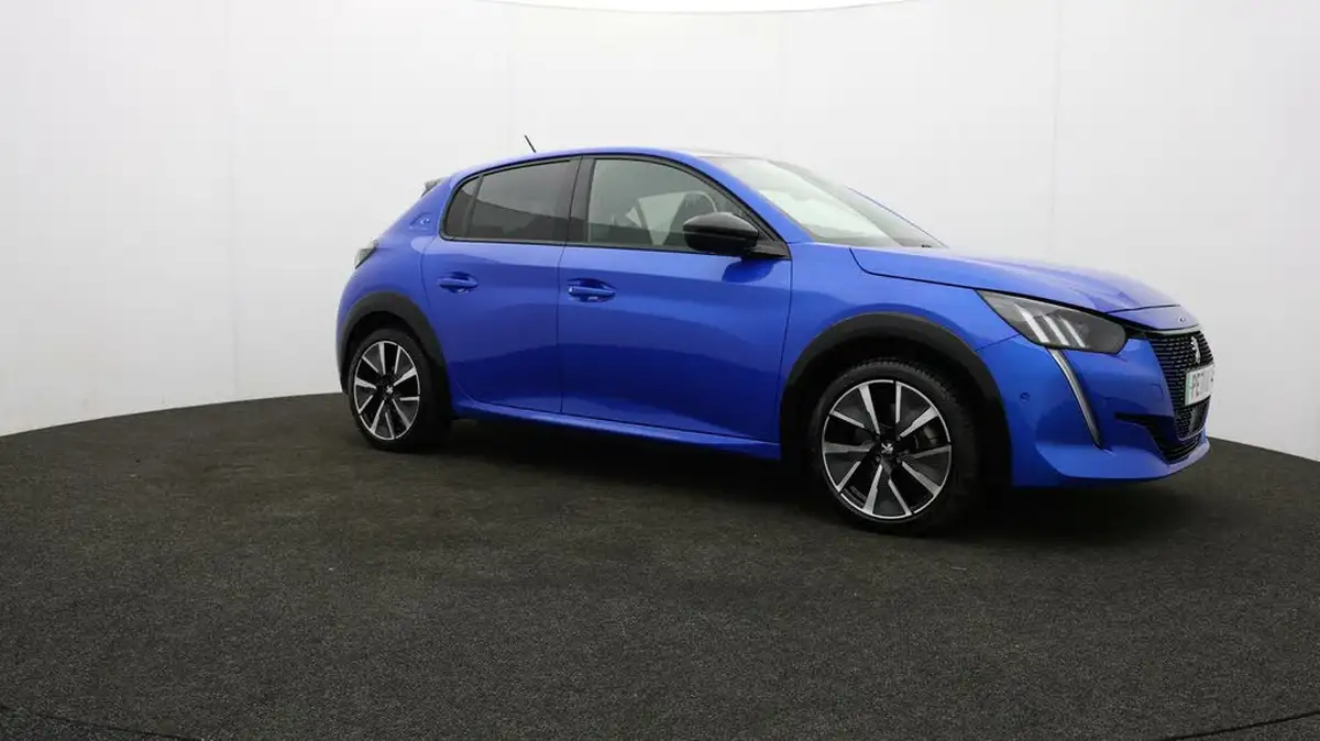 2021-peugeot-208-e-gt-50kwh-big-38