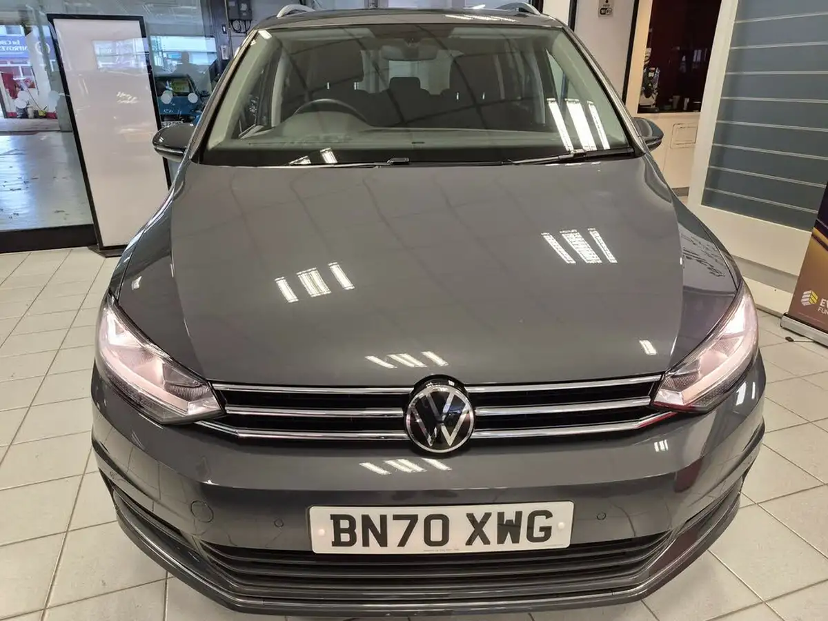 2020-volkswagen-touran-15-tsi-sel-dsg-big-3