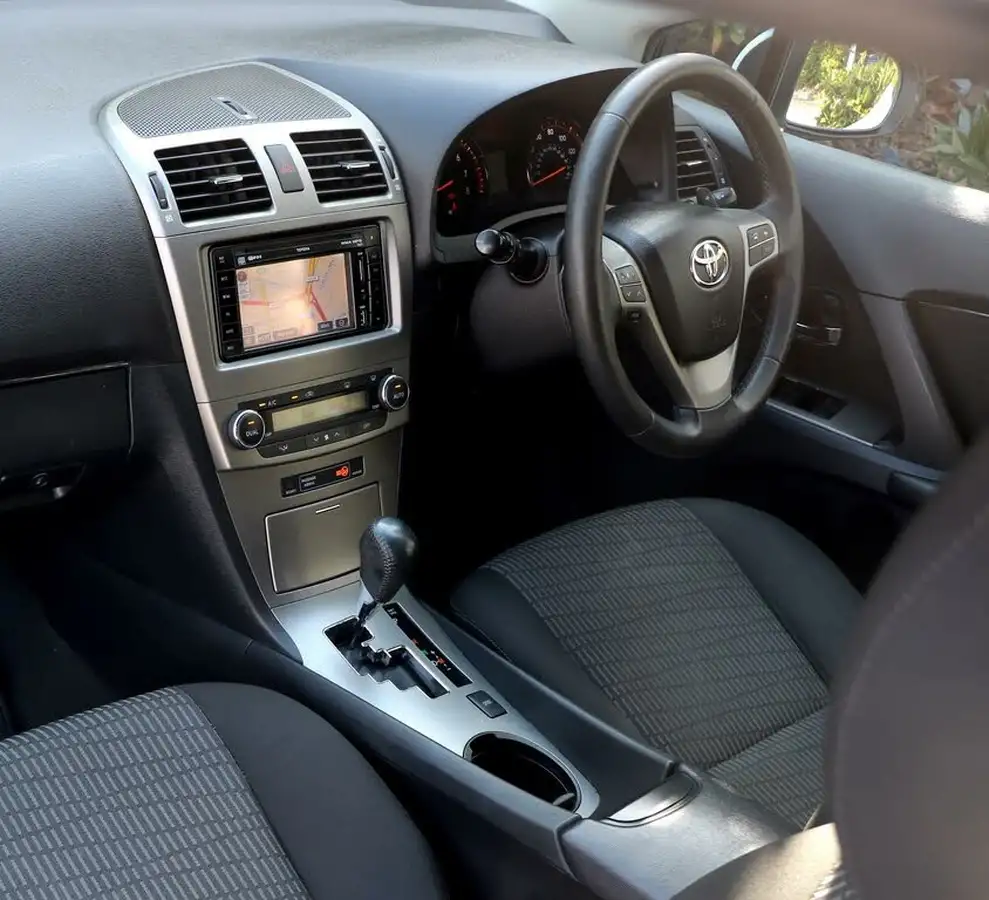 2010-toyota-avensis-18-tr-v-matic-estate-5d-1798cc-big-19