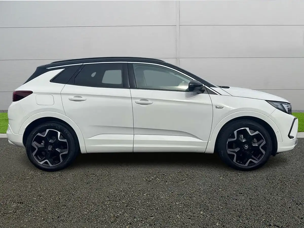 2022-vauxhall-grandland-12-elite-big-7