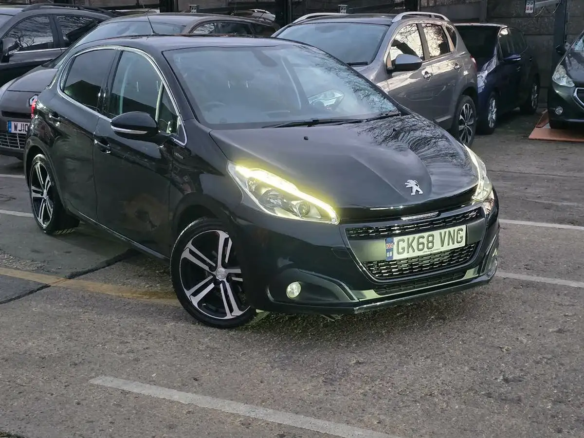 2018-peugeot-208-12-puretech-gt-line-eat6-big-9