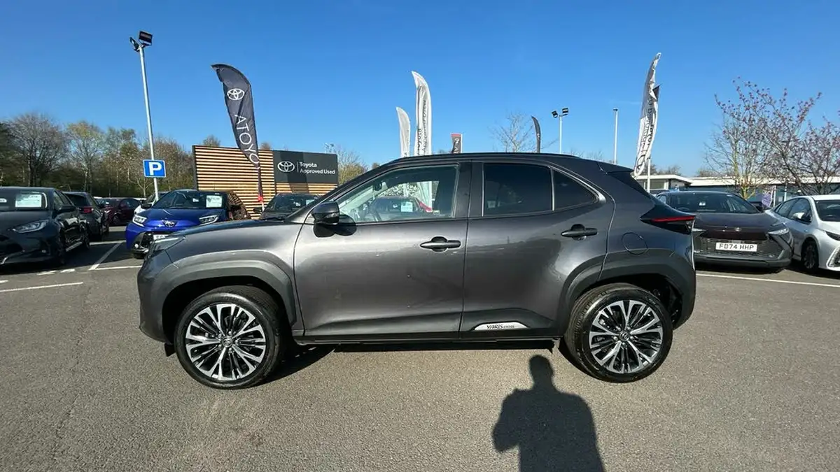 2022-toyota-yaris-cross-15-vvt-i-excel-awd-i-big-16