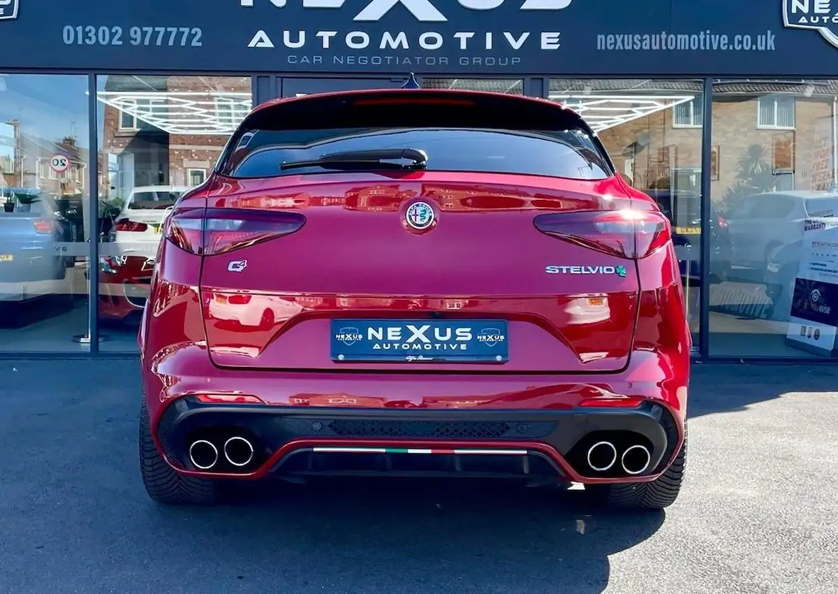 2018-alfa-romeo-stelvio-29-biturbo-quadrifoglio-big-6