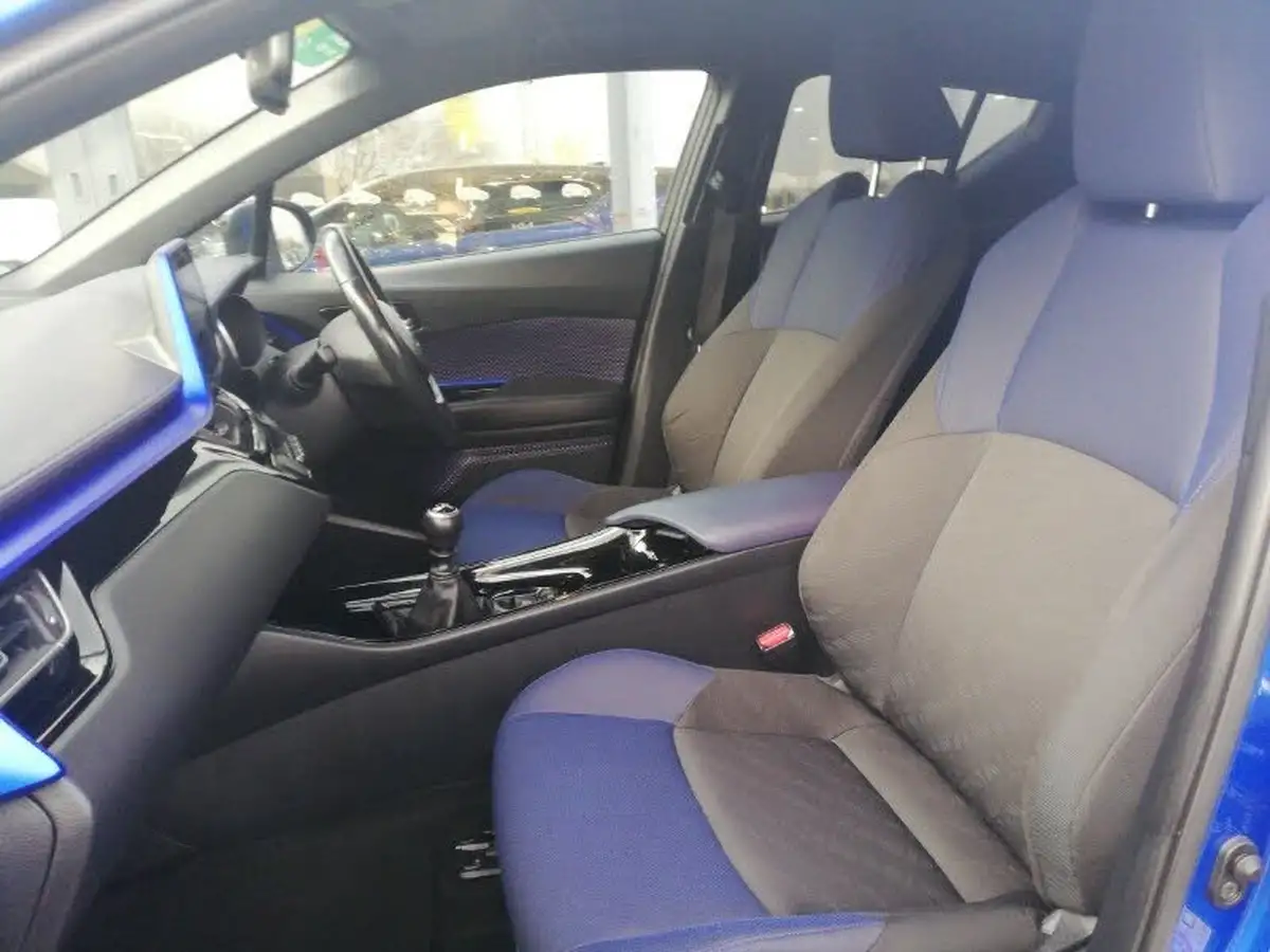 2017-toyota-c-hr-12-dynamic-big-4