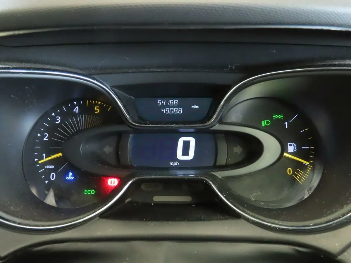 2014-renault-captur-15dci-dynamique-90bhp-ss-big-11