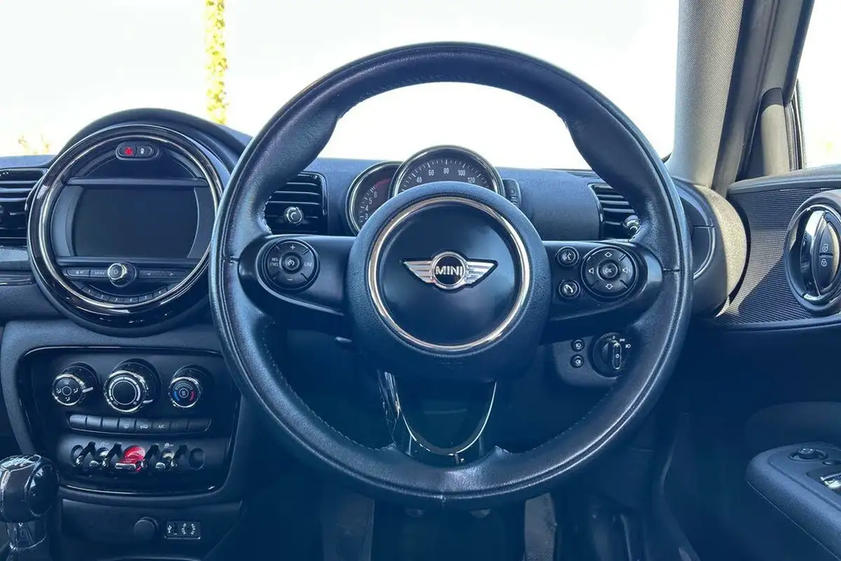 2017-mini-clubman-15-cooper-ss-big-14