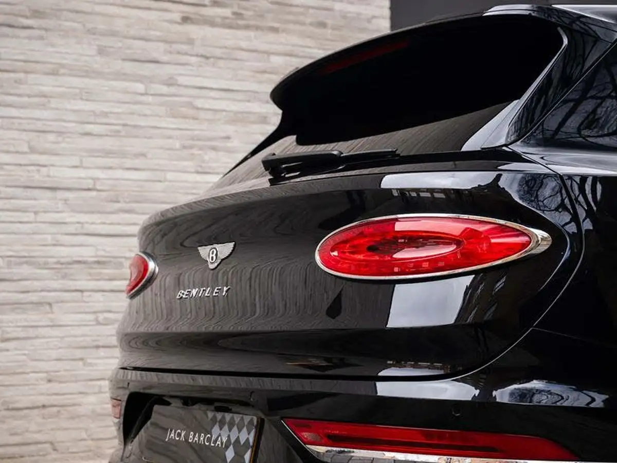 2022-bentley-bentayga-40-v8-big-53
