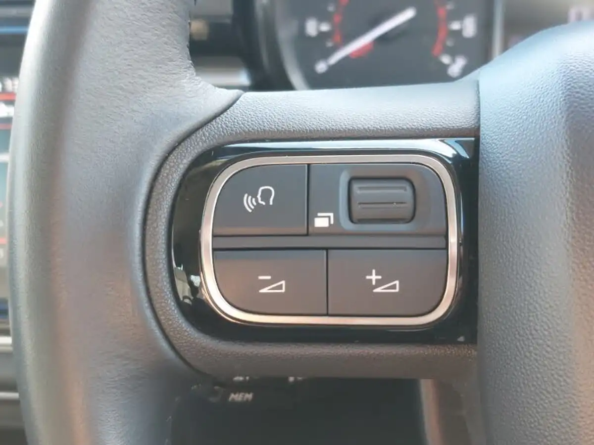 2020-citroen-c3-12-puretech-flair-83ps-big-11