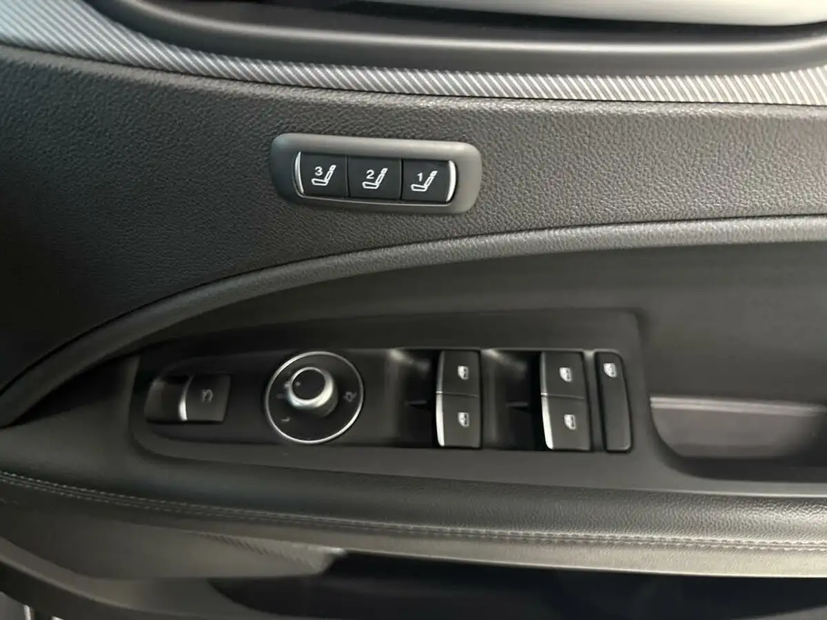 2022-alfa-romeo-stelvio-20-veloce-big-29