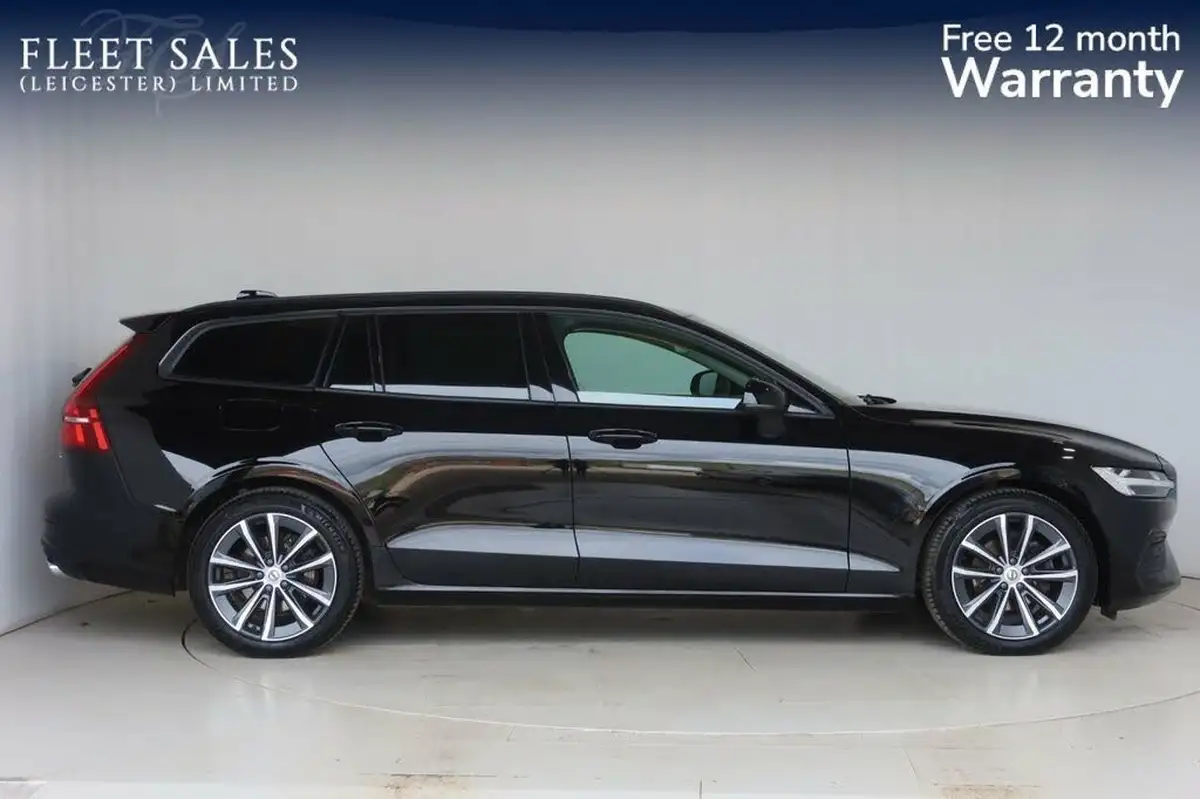 2022-volvo-v60-20-b3-momentum-161bhp-big-1