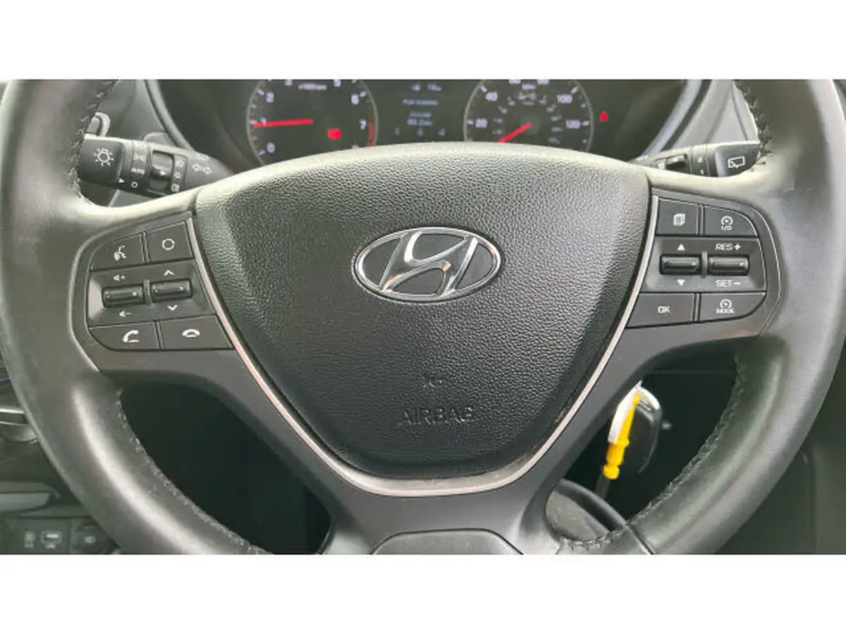 2020-hyundai-i20-12-play-big-25