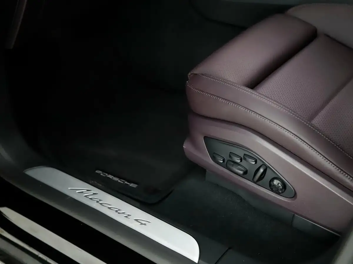 2025-porsche-macan-e-4-electric-big-15