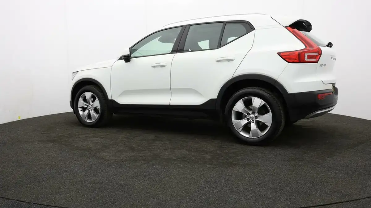 2018-volvo-xc40-20td-d3-momentum-pro-geartronic-big-65