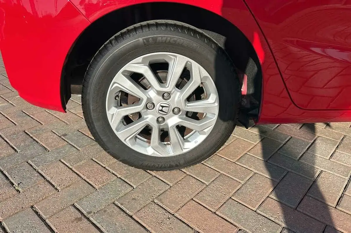 2018-honda-jazz-13-i-vtec-se-cvt-big-8