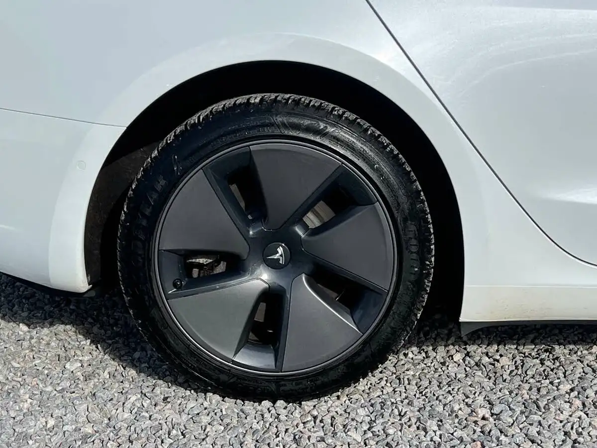 2021-tesla-model-3-e-long-range-4x4-big-8
