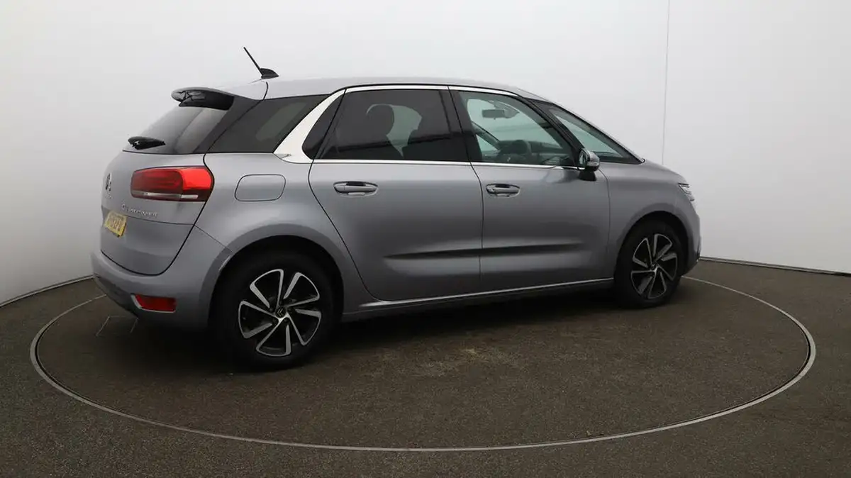 2019-citroen-c4-spacetourer-20bluehdi-feel-big-44