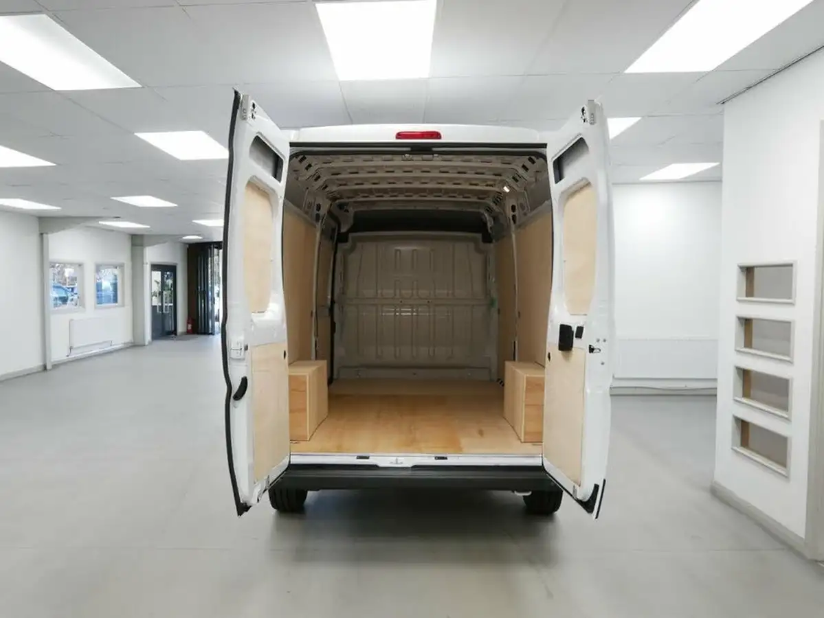 2023-peugeot-boxer-22-bluehdi-professional-premium-435-l3h2-big-11