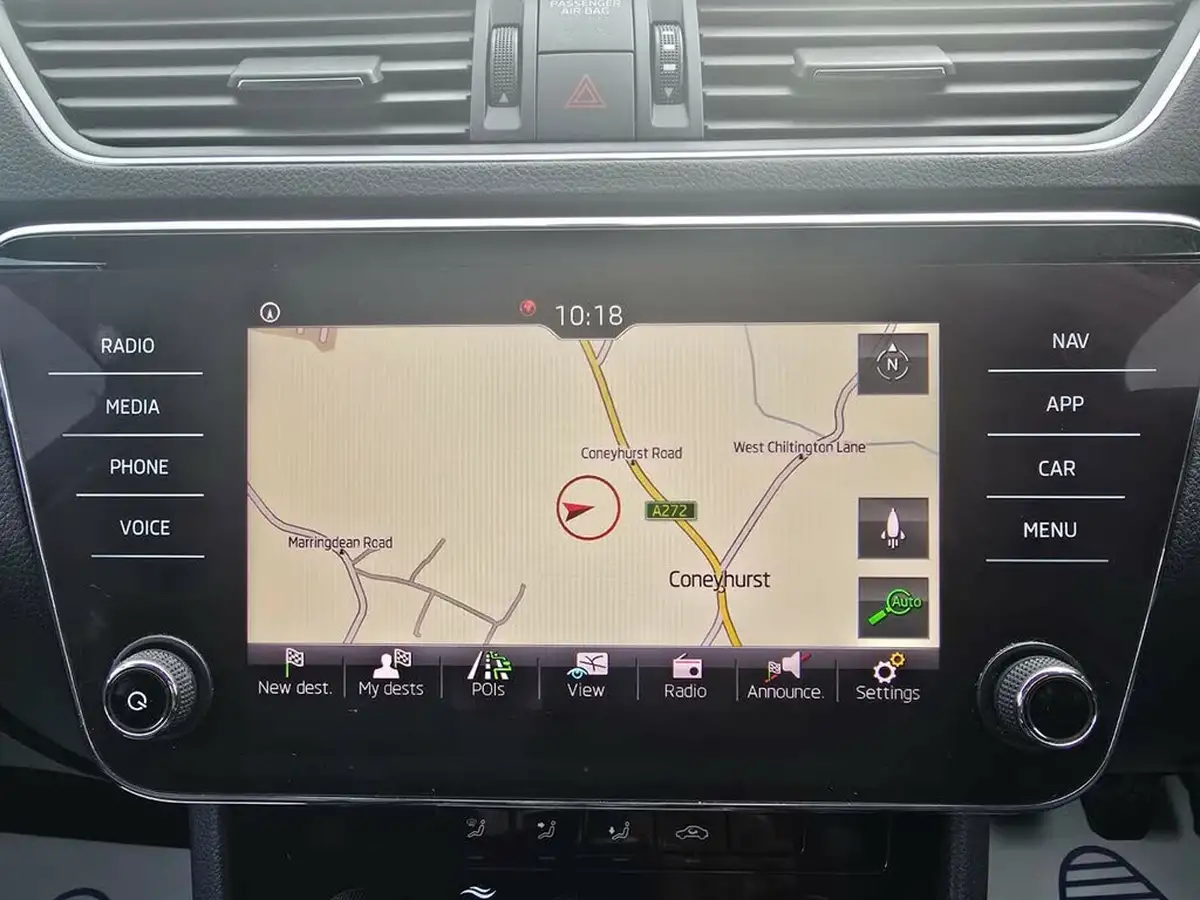 2018-skoda-superb-20tdi-scr-se-technology-hatchback-big-28