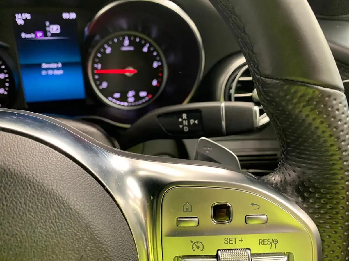 2020-mercedes-benz-glc-class-20d-glc220d-amg-line-station-wagon-5d-4matic-plus-big-23