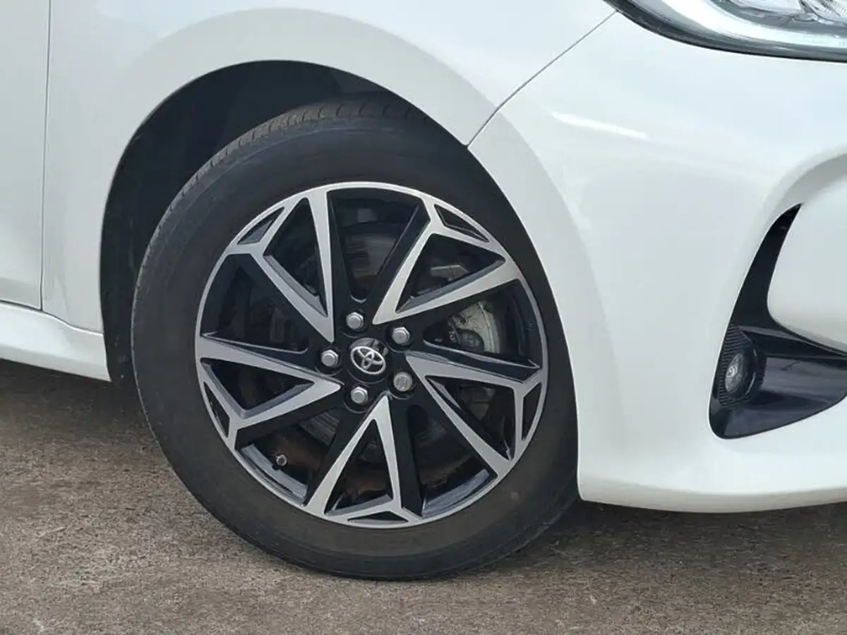 2021-toyota-yaris-15-vvt-i-design-big-8