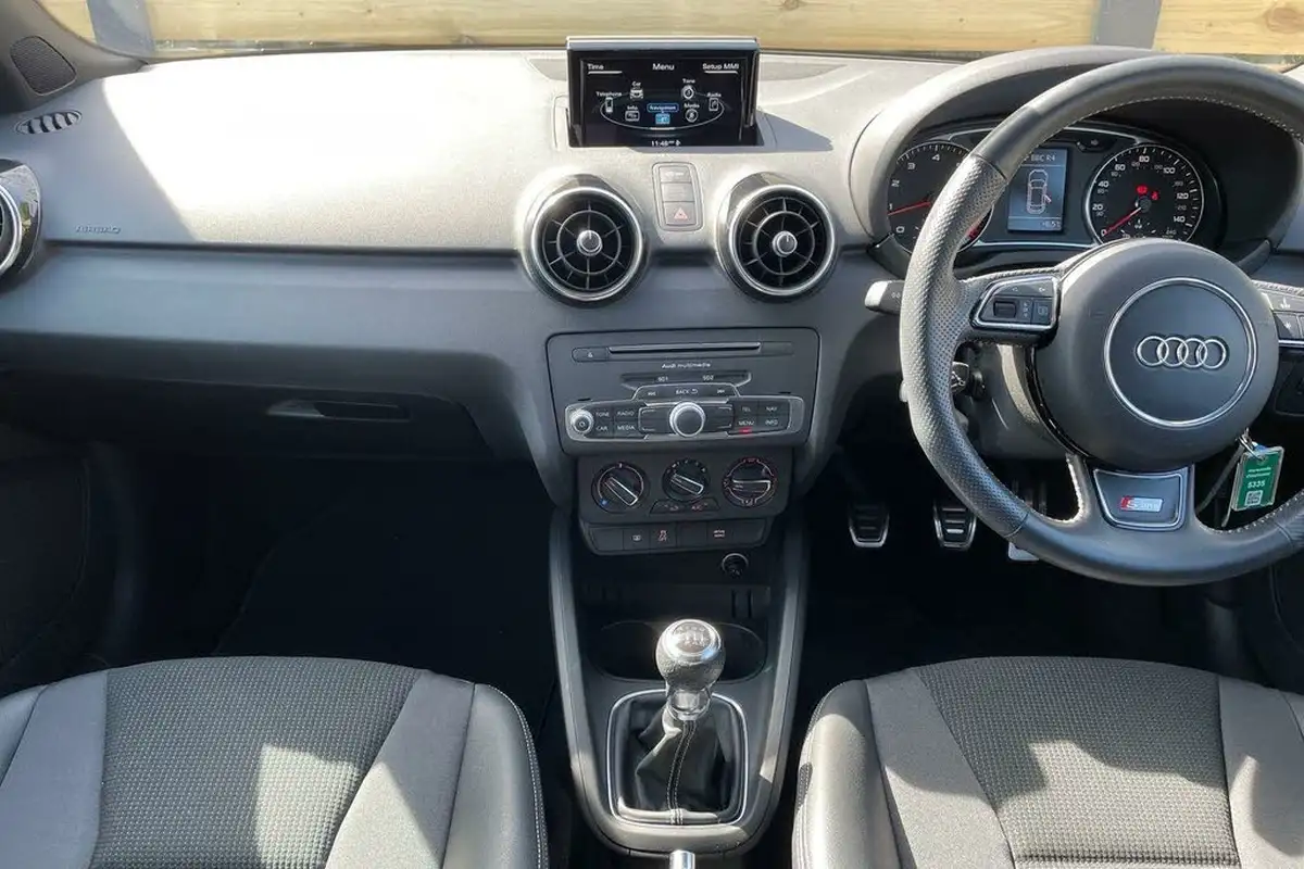 2017-audi-a1-14-tfsi-s-line-125ps-sportback-5d-big-33