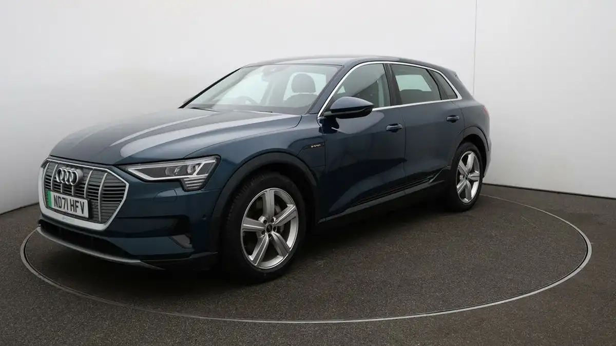 2021-audi-e-tron-50e-technik-station-wagon-big-3