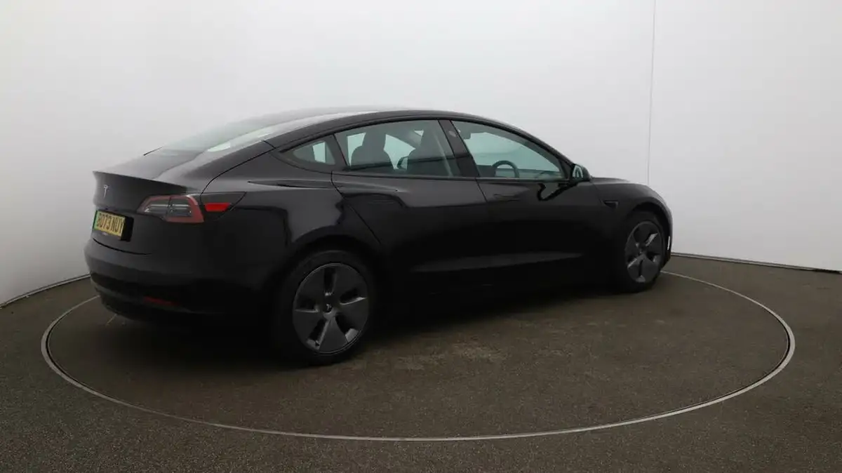 2023-tesla-model-3-e-rwd-long-range-big-44