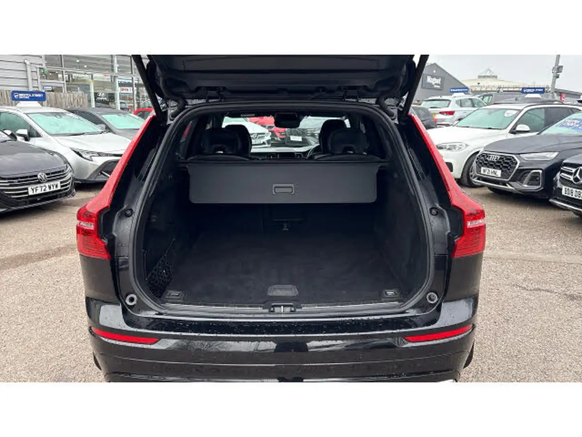2020-volvo-xc60-20-b5-r-design-big-3