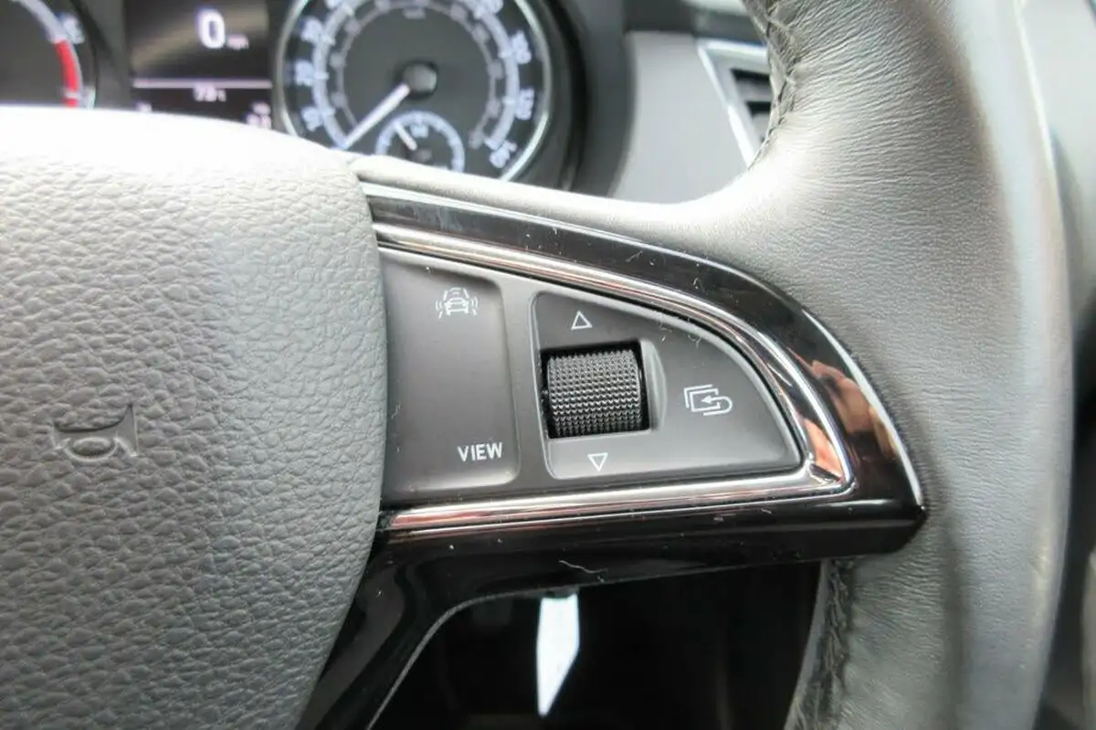 2020-skoda-fabia-10-mpi-se-60ps-hatchback-big-21