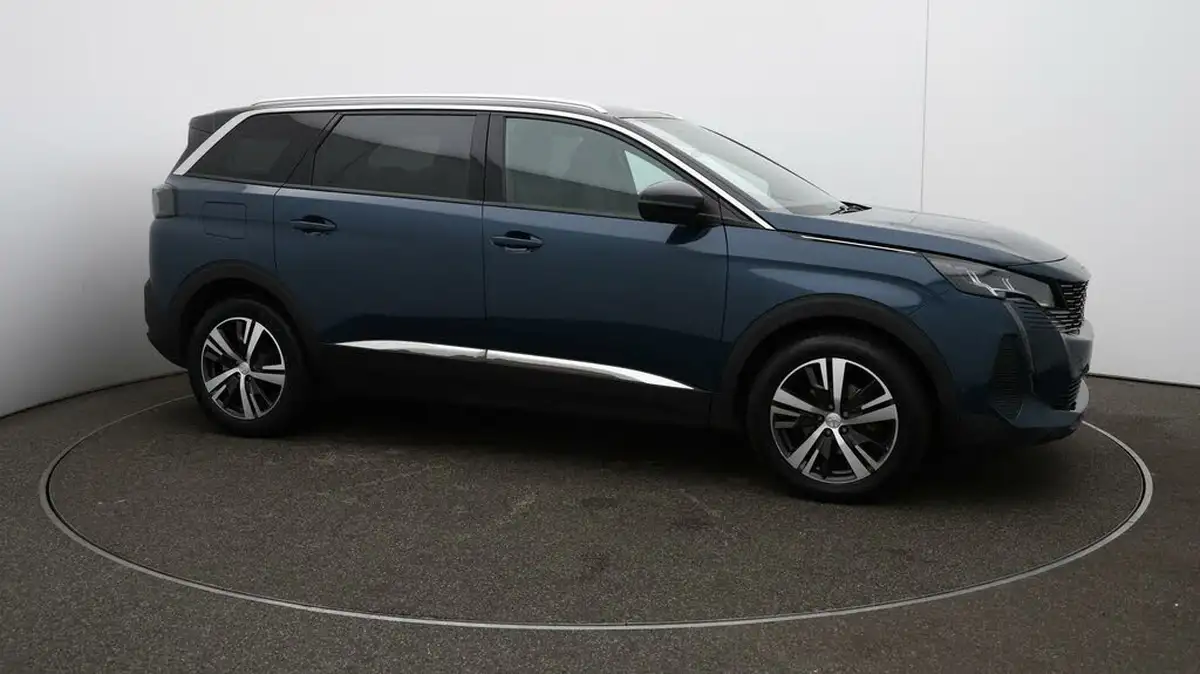 2023-peugeot-5008-suv-15-bluehdi-allure-130ps-eat8-big-39