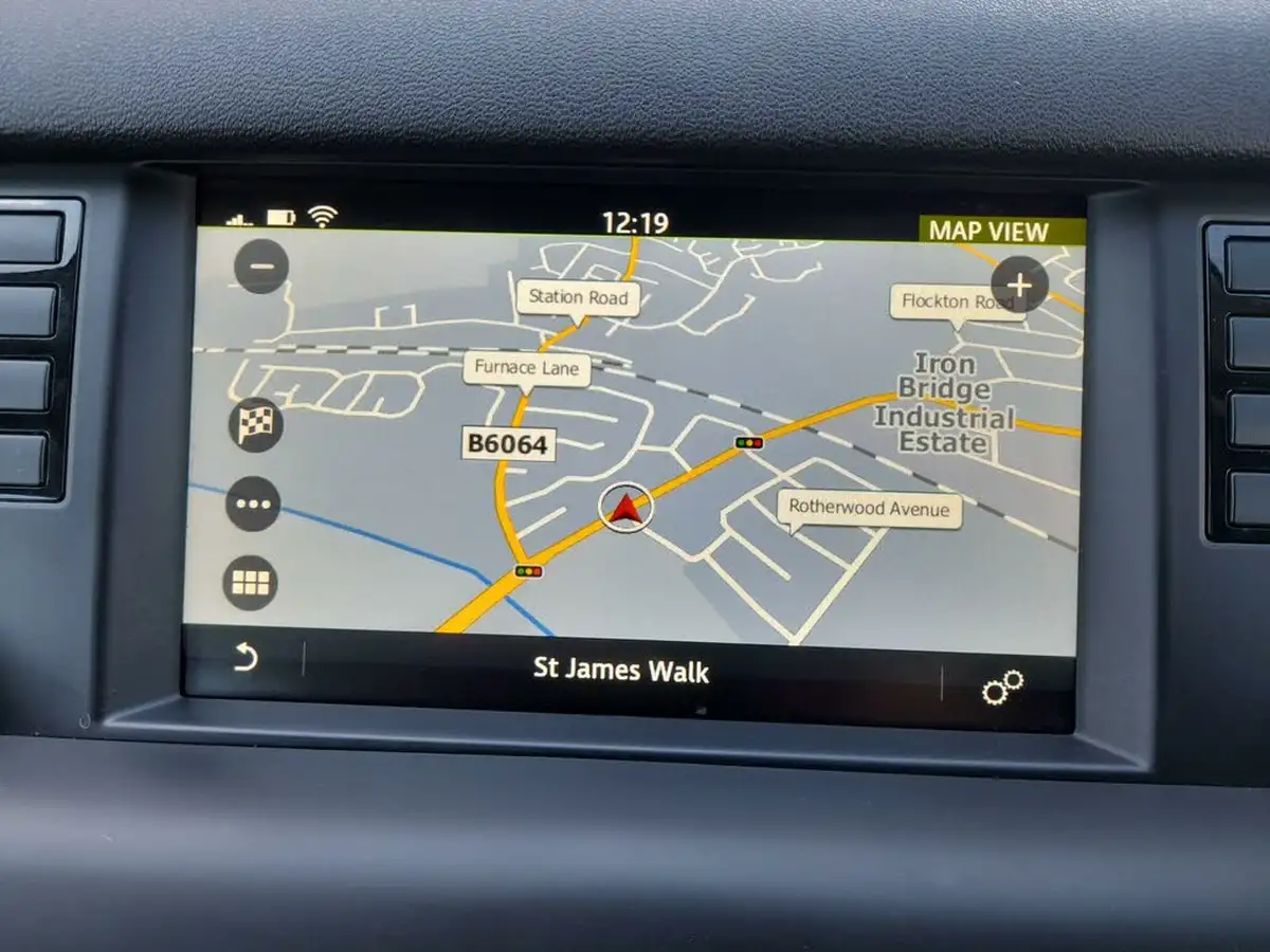 2018-land-rover-discovery-sport-20-si4-se-tech-big-32