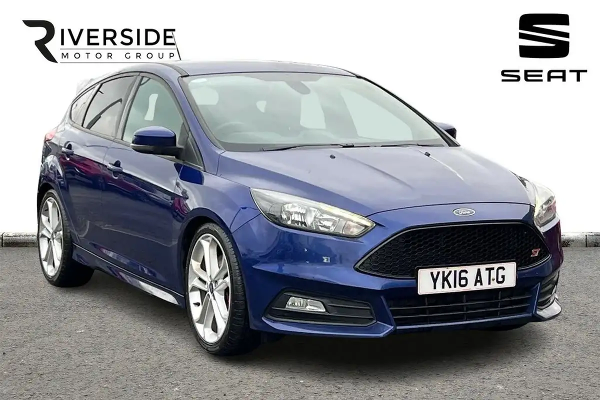 2016-ford-focus-20tdci-st2-hatchback-big-0