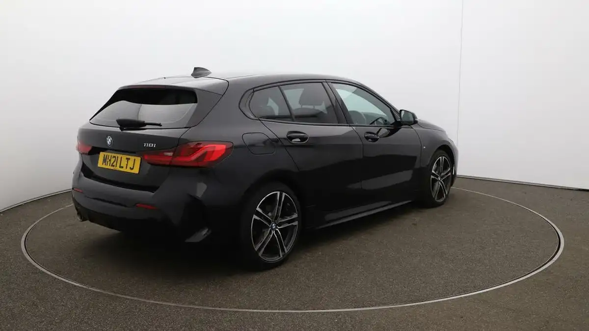 2021-bmw-1-series-15-118i-m-sport-lcp-dct-big-46