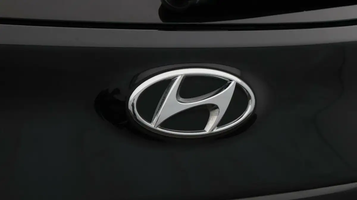2023-hyundai-kona-e-ultimate-204ps-64kwh-105kw-obc-big-23