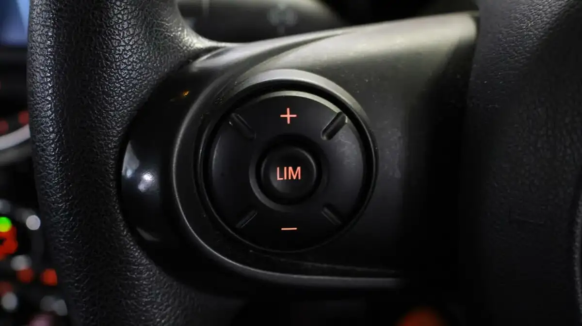 2019-mini-cooper-15-cooper-classic-hatchback-5d-auto-big-21