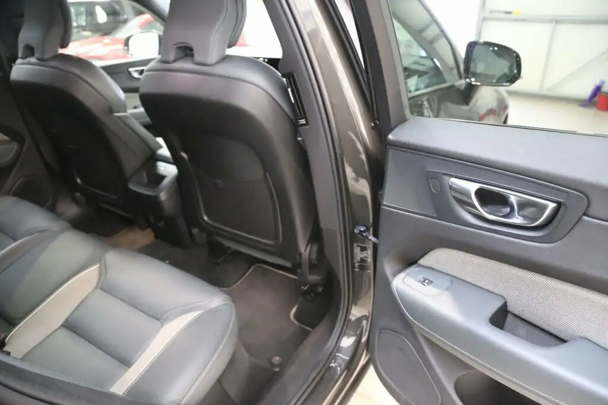 2021-volvo-xc60-20td-b4-r-design-awd-big-27